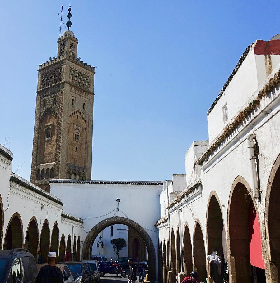 Fas’ın dolayısıyla Kazablanka’nın dinî ve kültürel merkezi aynı zamanda en eski yerleşim merkezlerinden biri olan Habous.