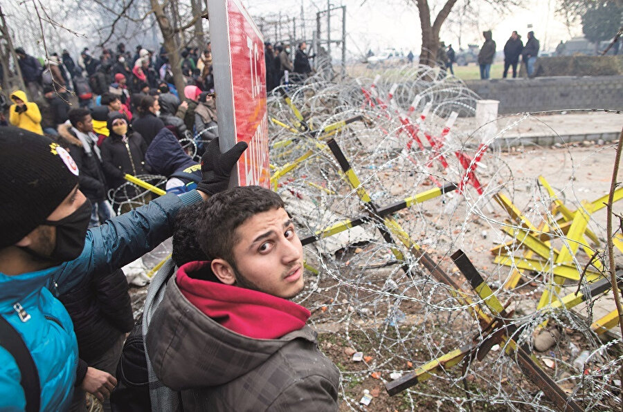 Göçmenler Yunanistan sınırına gittiğini sanadursun, aslında gittikleri insanlığın bittiği sınır! 