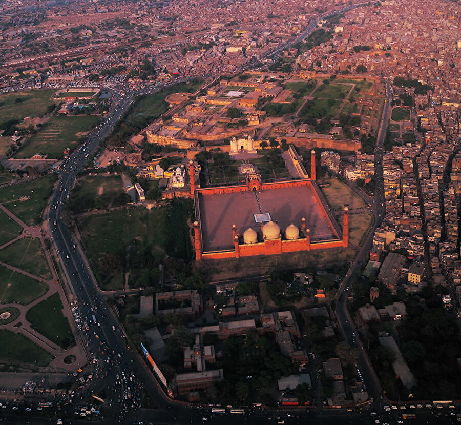 Badşâhî Camii