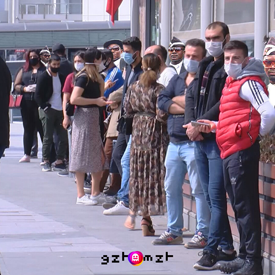 ​AVM kuyruğunda tanıdık yüzler var