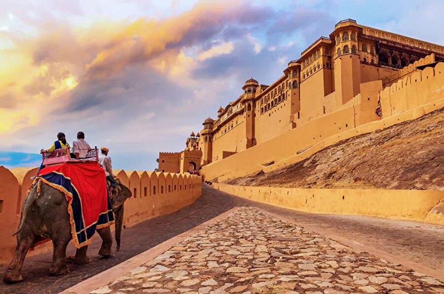 Popüler adıyla Pembe Şehir olan Jaipur, Hindistan'ın Racasthan eyaletinin başkentidir.