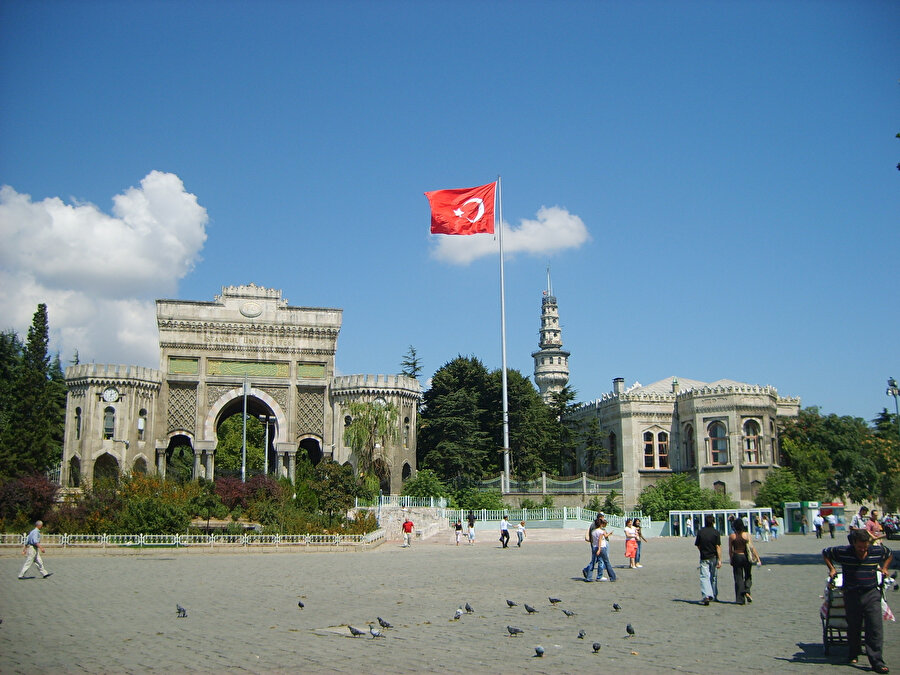 İstanbul Üniversitesi (Arşiv)