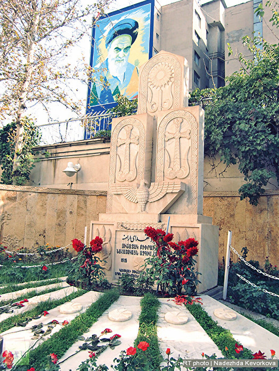 Tahran ve İsfahan’da “soykırım anıtı” mevcut. 
