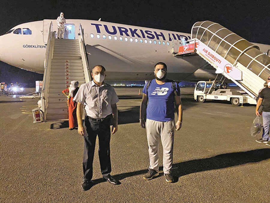 Yurtdışında yaşayan Türkler, tedavilerinin ülkelerinde yapılması için Cumhurbaşkanı Erdoğan’ın talimatıyla ülkelerine getirilmeye devam ediyor. 