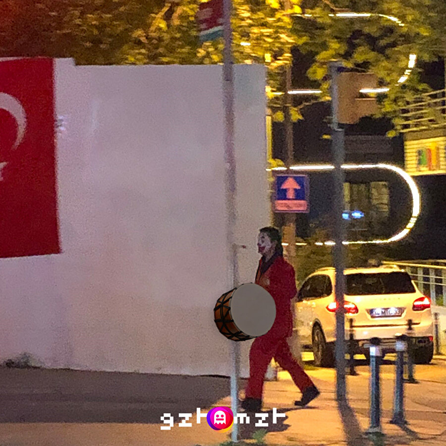 ​Sabah erken çık yola, dikkat et sağa sola, ramazan ayı geldi, sahur mübarek ola