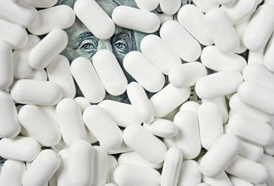 Yalnız ABD’de ilaç firmaları kendi ilaçlarının promosyon ve reklamı için senede 30 milyar dolar harcıyorlar.