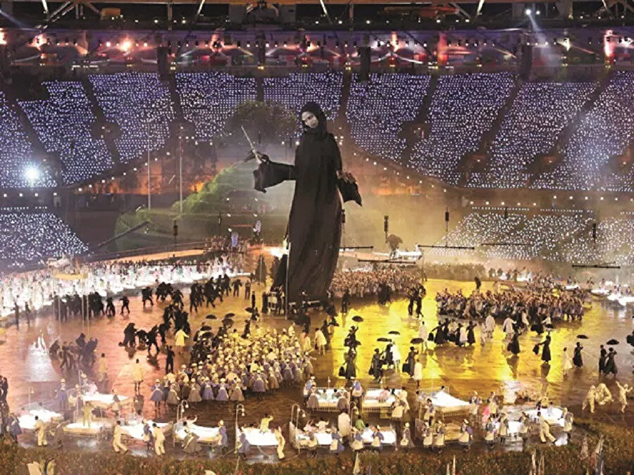 Dünyayı tek bir merkezmiş edasıyla gösteren olimpiyat oyunları küreselcilerin en önemli mesaj verme platformlarından biridir. Dolayısıyla olimpiyatların açılış ve kapanışlarında yapılan gösteriler şuur altınızı bombardımana tutma, küresel mesajlar verme ve şeytanilerin güç gösterisi törenlerine dönüşmektedir.