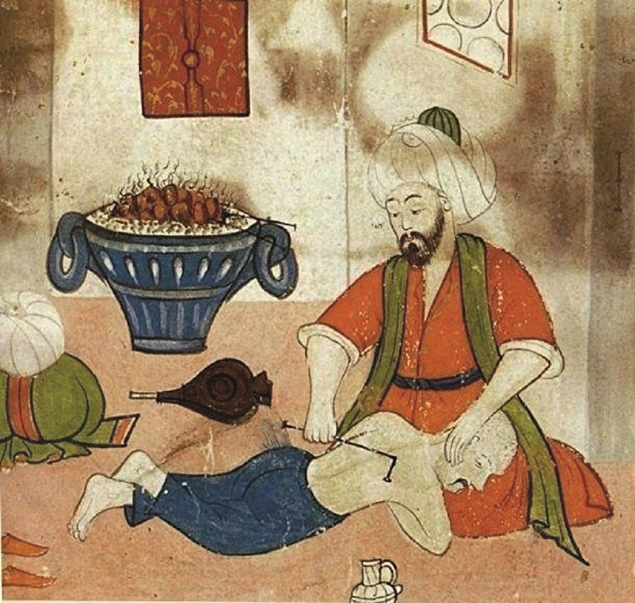 Teşhis koyabilmek için hastanın kâmilen yani eksiksiz dinlenmesi gerekir. Bununla da yetinilmez, bizatihi kontrol edilmelidir.  Bunun için ilk olarak, kan damarlarının atışına bakılmalıdır.