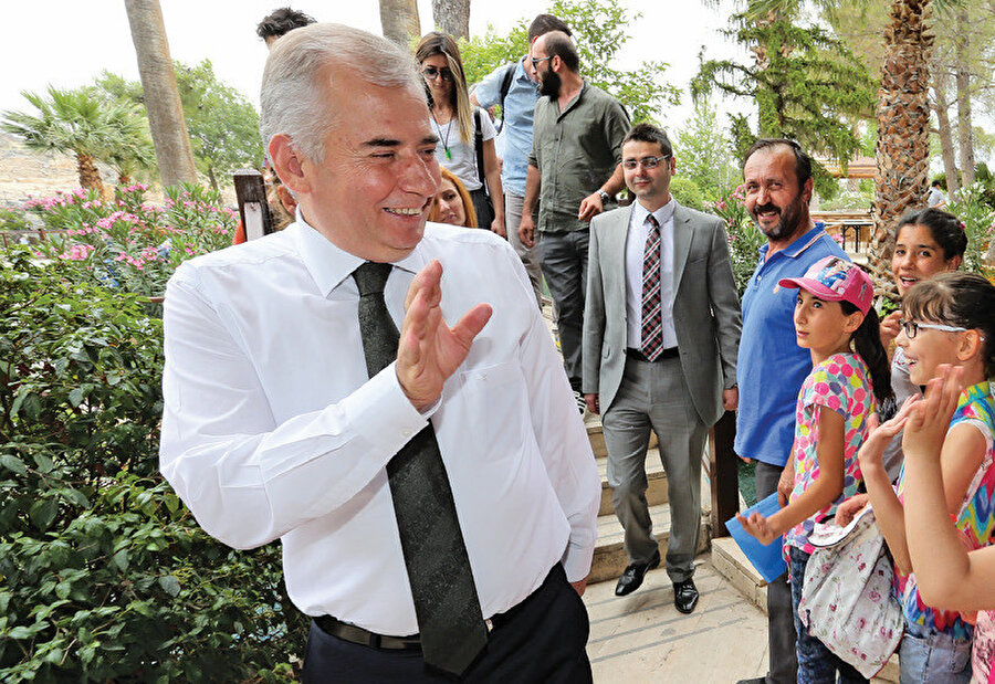  Denizli Büyükşehir Belediye başkanı Osman Zolan, 30 Mart 2014 tarihinde aday gösterildikten sonra seçim sonucu belediye başkanı olmuştur.