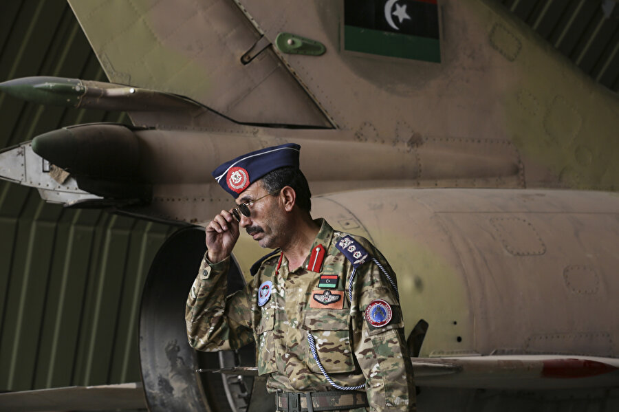 Askeri Üsse gelen Libya Ordusu sözcüsü Muhammed Kanunu incelemelerde bulundu.