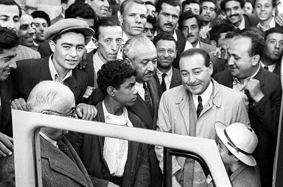 Menderes, 14 Mayıs 1950’de yapılan Türkiye genel seçimlerinde, Demokrat Parti ile demokrasi tarihimize bir daha silinmeyecek bir zaferin damgasını vurdu.