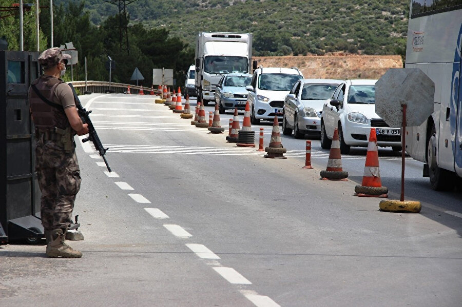 Seyahat kısıtlamasının ardından tatilciler Bodrum'a akın etti