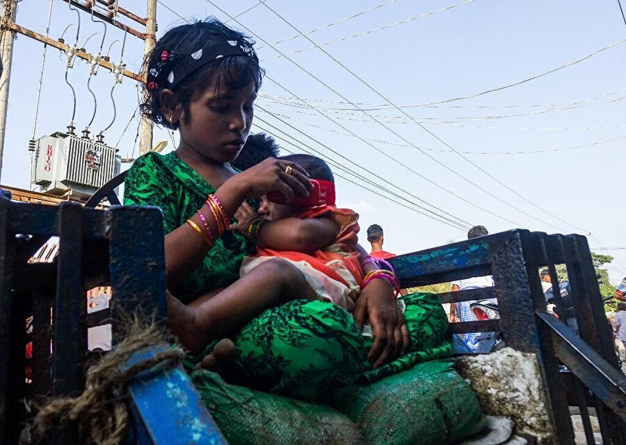 Myanmar'ın Arakan eyaletinde, ordu ile etnik silahlı gruplar arasındaki çatışmalarda Müslüman siviller zarar görüyor.