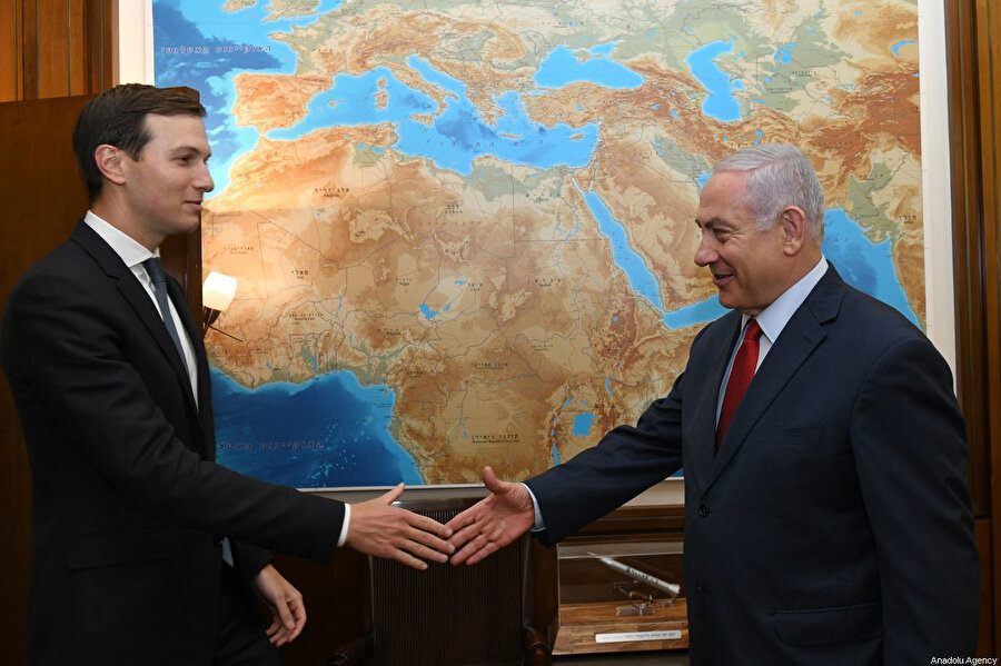 Jared Kushner'in ve İsrail Başbakanı Netanyahu'nun ilhak planına konuşmak üzere bir araya geldiği bir görüşme.
