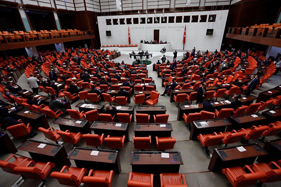 TBMM Genel Kurulu'nda 'maskeli' oturum