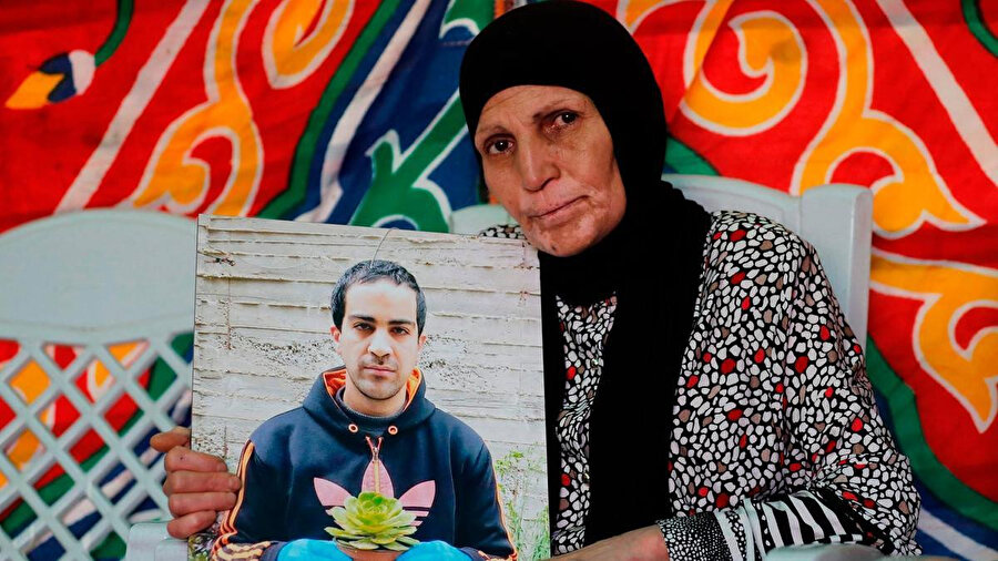 İsrail polisinin, işgal altındaki Doğu Kudüs'te şehit ettiği otizmli Filistinli İyad Hallak'ın (32) annesi Rana Hallak.