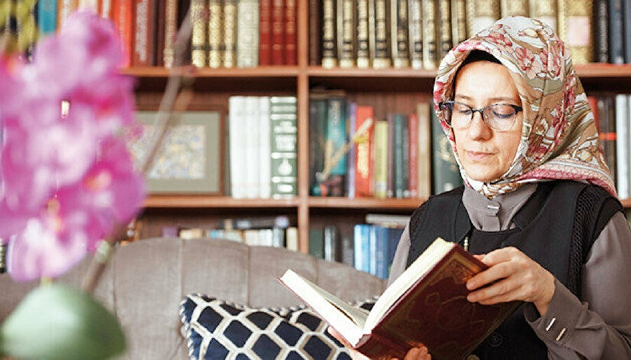 “Bizi biz yapan kendimize anlattığımız hikâyedir. Kendimize anlattığımız hikâye hep değişir.”