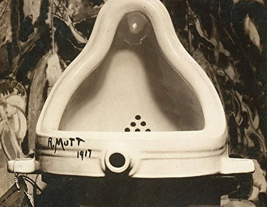 Fountain, 1917 yılında Marcel Duchamp tarafından üretilen 