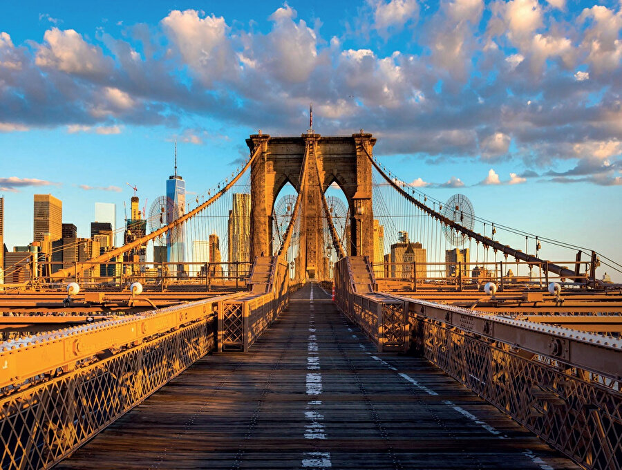 ABD - New York'ta East River üzerinde Brooklyn ile Manhattan'ı birbirine bağlayan Köprünün yapımına 3 Ocak 1870'te başlandı.