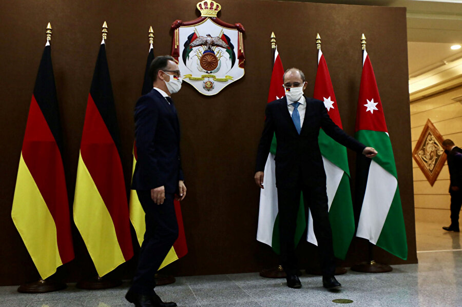 Almanya Dışişleri Bakanı Heiko Maas, Ürdünlü mevkidaşı Eymen es-Safedi ile ortak basın toplantısında.