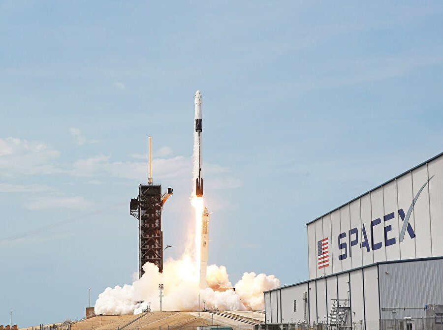 31 Mayıs tarihinde ilk kez özel bir şirket, uzaya insan gönderdi.