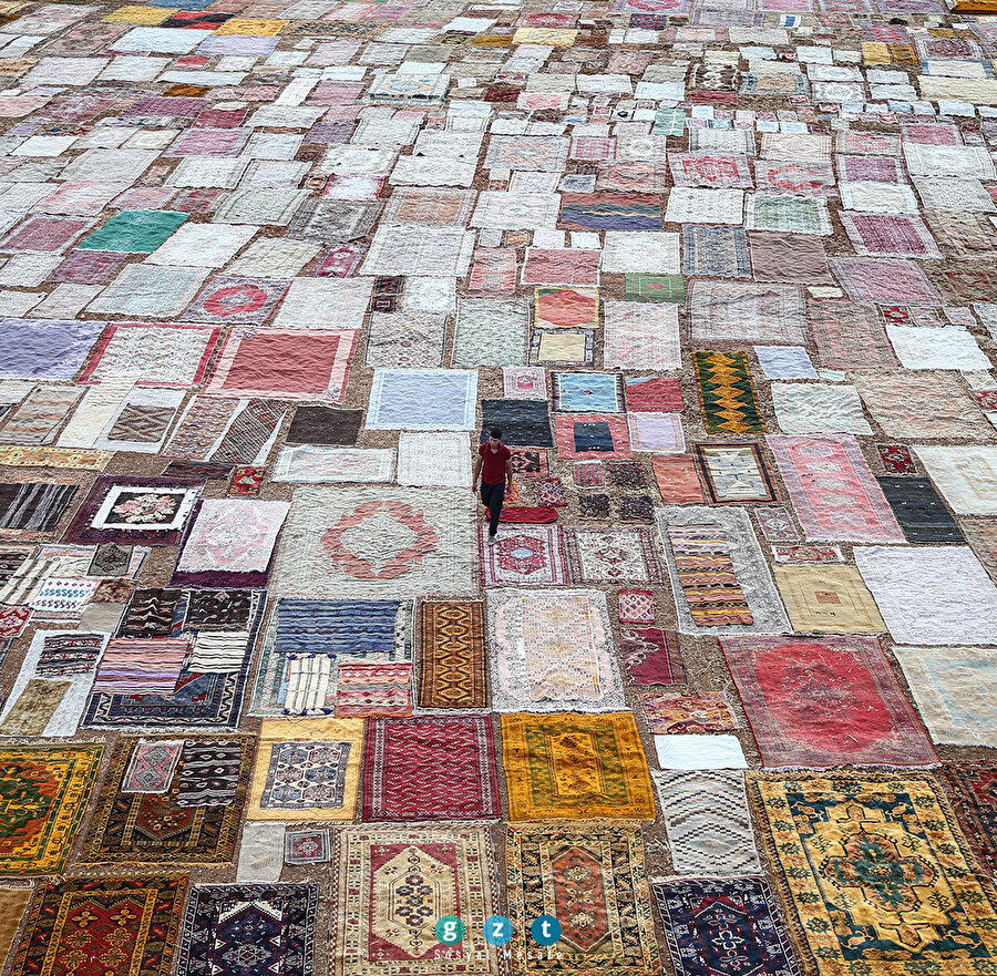 Görsel şölen oluşturan "halı tarlaları"