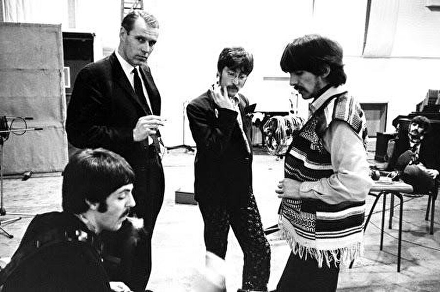Yapımcı kimliğinin dışında besteci, müzisyen, aranjör ve ses mühendisi özellikleriyle de bilinen Martin, yalnızca The Beatles değil, aynı zamanda dünyaca ünlü birçok sanatçı ve müzik grubunun da başarısının arkasındaki isimdi.