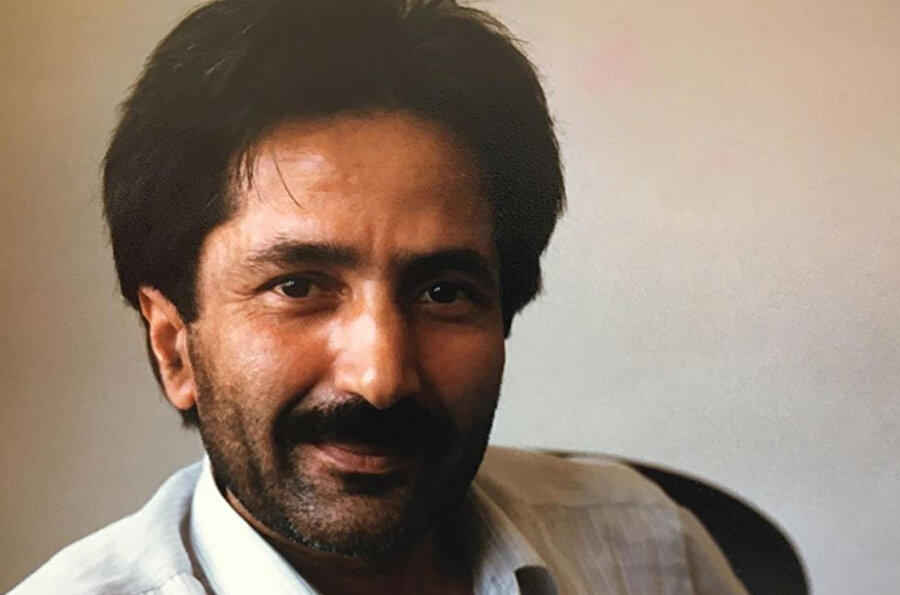 Zarif şairin şiiri için şöyle derim; Zarifoğlu şiiri bizim anlam ile bağ kurmamıza vesile olur.