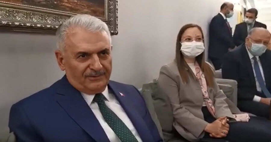 Binali Yıldırım gazetecilerin sorularını yanıtladı