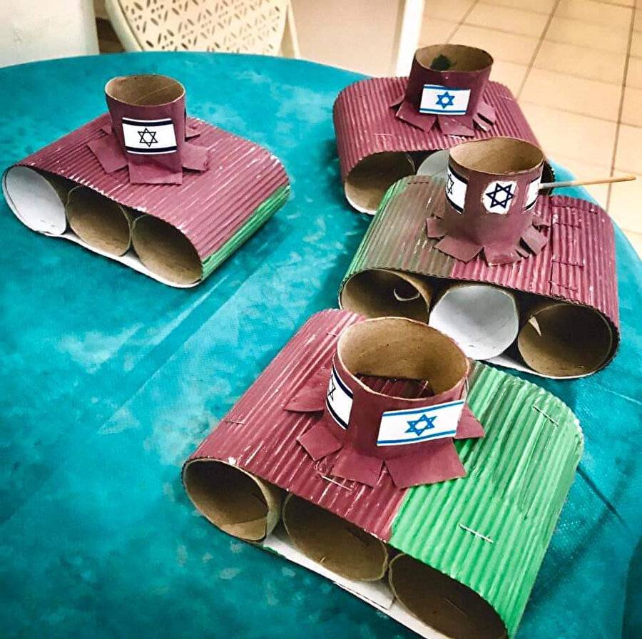 "İsrail'de eğitimin ilk basamağı tank yapmayı öğrenmek."