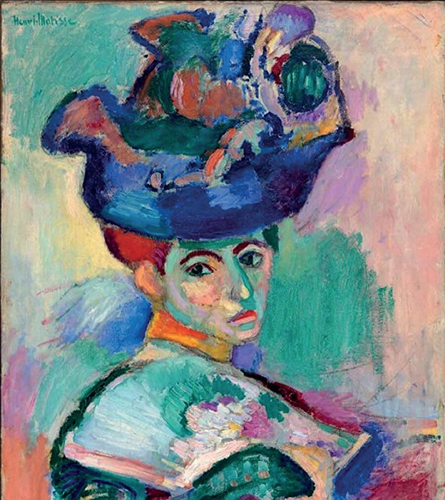 Woman with a Hat, 1905: Matisse’in en sabırlı modeli olan karısı Bayan Matisse'in portresi 1905 Paris Sonbahar Salonu’nuna yapılan sert eleştirilerin hedefi olmuştu. Halkın ve tutucu sanat çevrelerinin tepkisini çeken resim, dönemin avangart sanatına ilgi duyan Gertrude ve Leo Stein tarafından satın alındı.