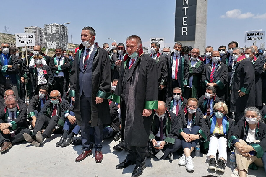 Baroların yaptığı eylem