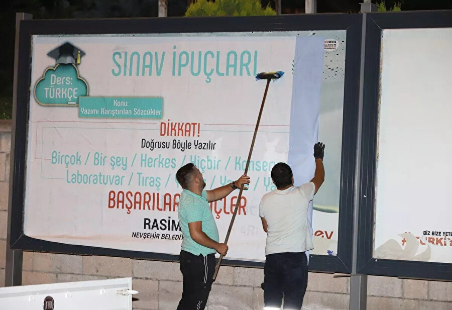 Billboardlarda YKS tüyoları asıldı