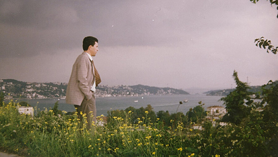 İstanbul’u seyrediyorum. Sessiz ve sakin İstanbul’u…