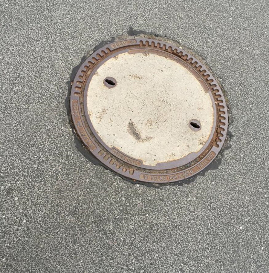 ​Komutan Rögar, bir cisim gülüyor efendim