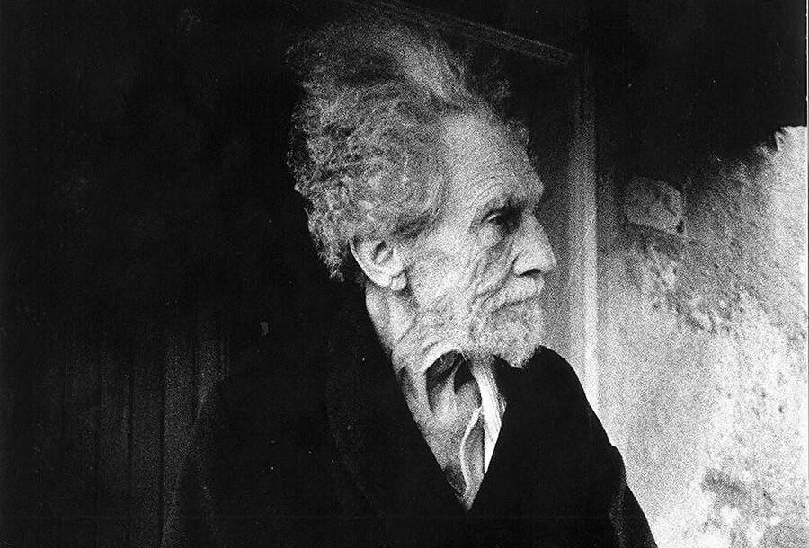 Amerikalı şair, çevirmen, deneme yazarı Ezra Pound.