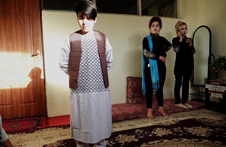 Afganistan’da Toplumsal Erkeklik : Beççe Pûş Uygulaması