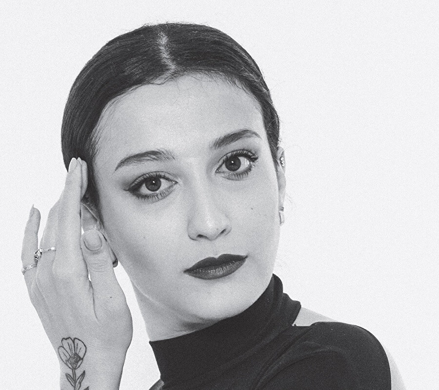 Boğaziçi Üniversitesi Sosyoloji Bölümü'nden 2012 yılında mezun oldu.