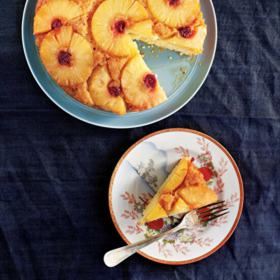 Ananaslı ters yüz keki