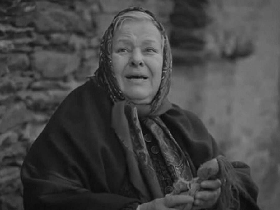 Usta oyuncu Jale Aylanç