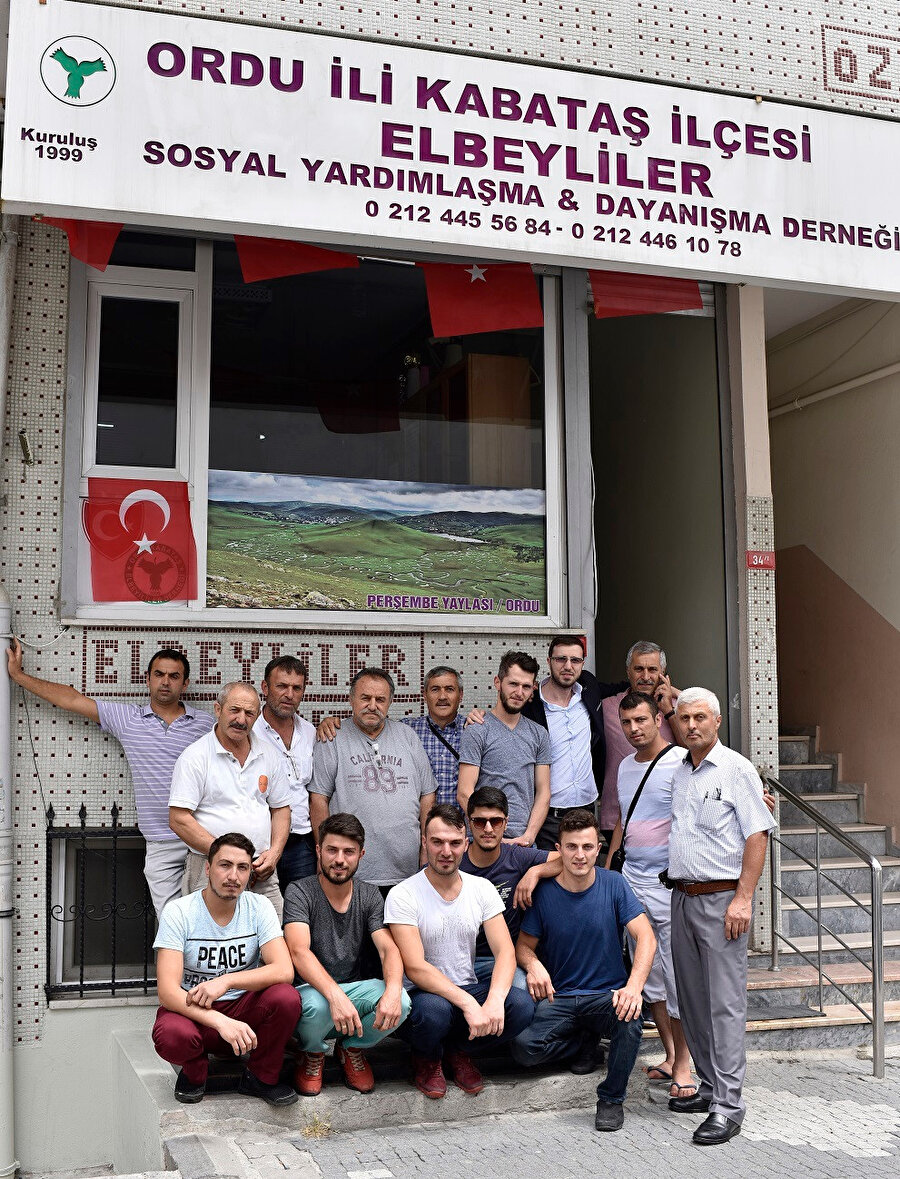 Dernek kurmasaydık kendimi çok yalnız hissederdim. İlk yıllarda evim yoktu kalabileceğim.