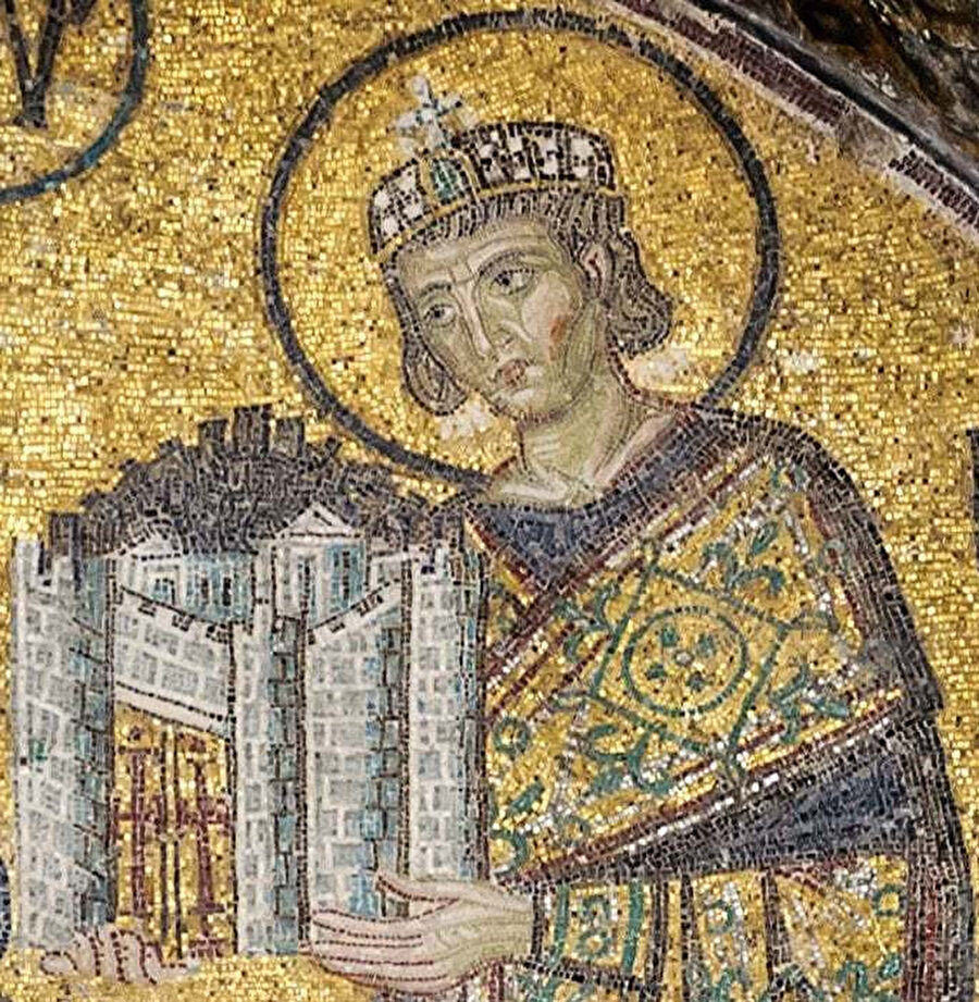 Büyük Konstantin, Roma İmparatoru ve Doğu Roma/(Bizans) İmparatorlarının birincisidir.
