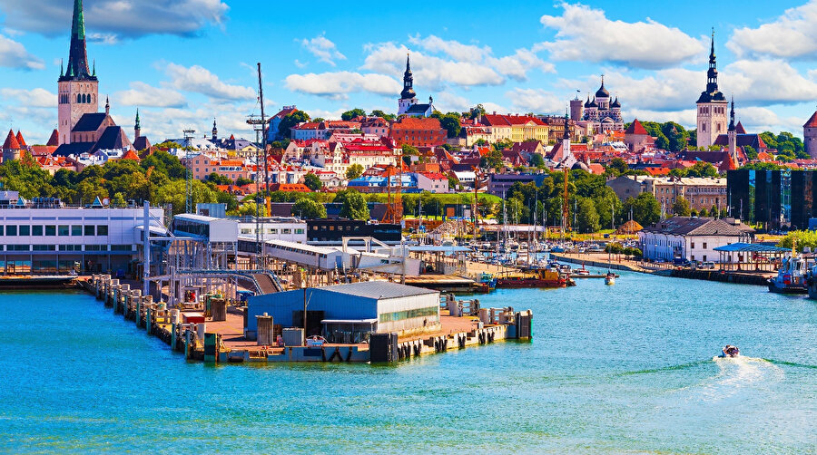 Estonya Cumhuriyeti, Kuzey Avrupa'da bulunan bir Baltık devletidir.
