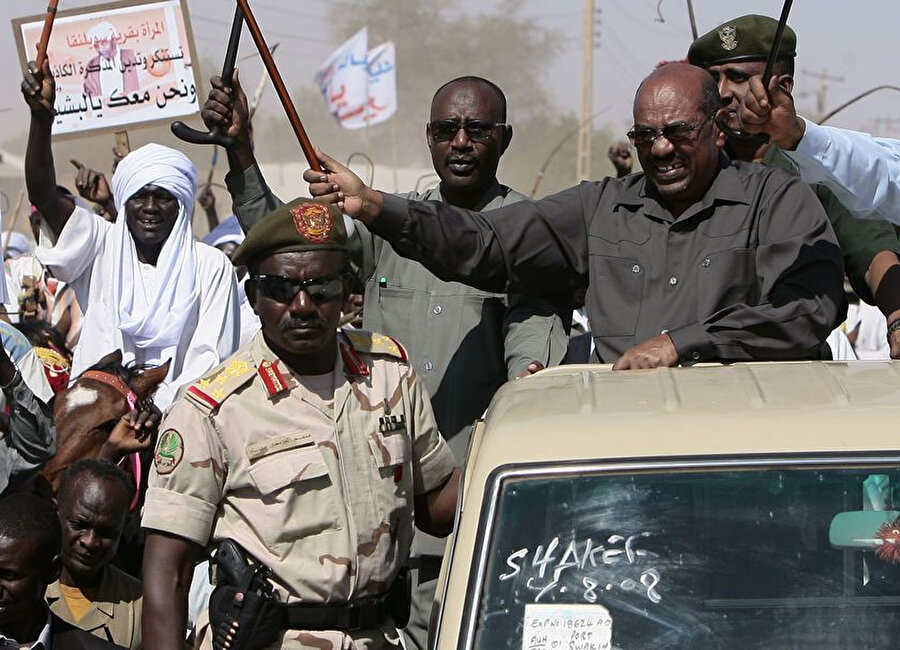 Sudan'ın devrik lideri Ömer el-Beşir.