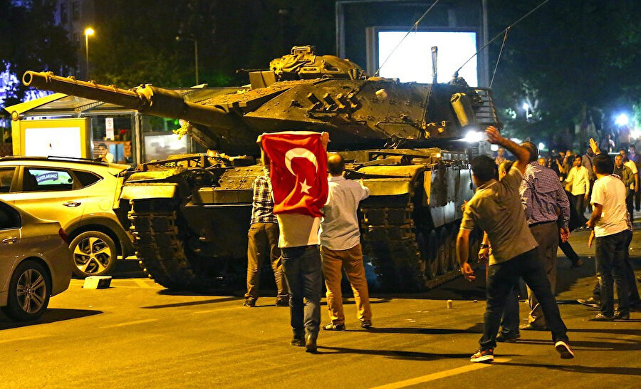15 Temmuz 2016 Cuma, hem yüz karası bir gün olarak hatırlanacak hem de destansı bir direnişin gecesi olarak.