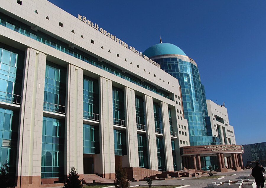 Ahmet Yesevi Üniversitesi, Kazakistan'ın Türkistan şehrinde Kazakistan Cumhurbaşkanı Nursultan Nazarbayev'in buyruğu ile 6 Mayıs 1991 tarihinde kuruldu.