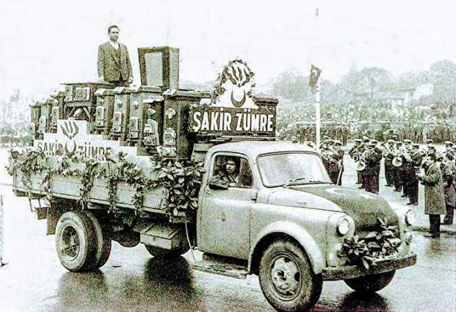 Şakir Zümre