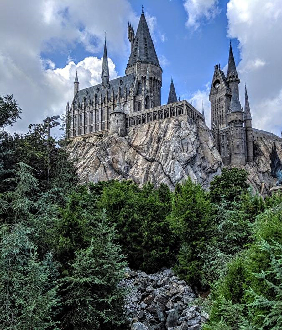 Universal Studios Hollywood'da, Harry Potter serisine ev sahipliği yapan Hogwarts Kalesi.