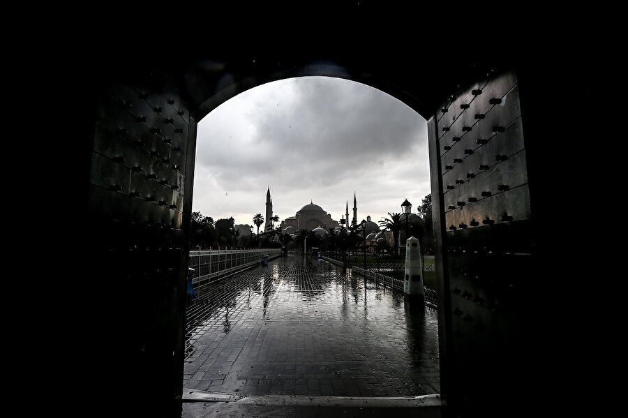 Mısır başta olmak üzere Müslüman Arap halklarının yüreği Ayasofya için çarpıyor.