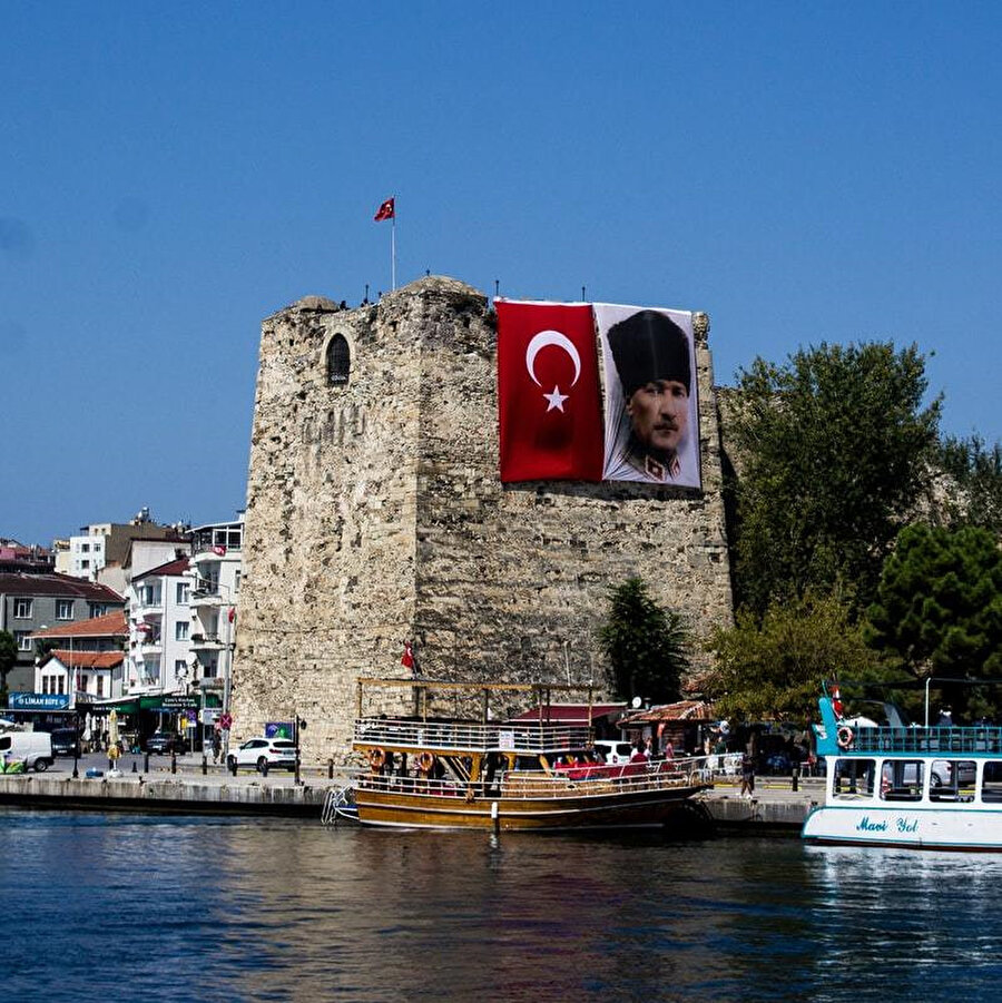 Sinop Kalesi, tarihi ve turizm açısından kentin en ilginç yeridir. 